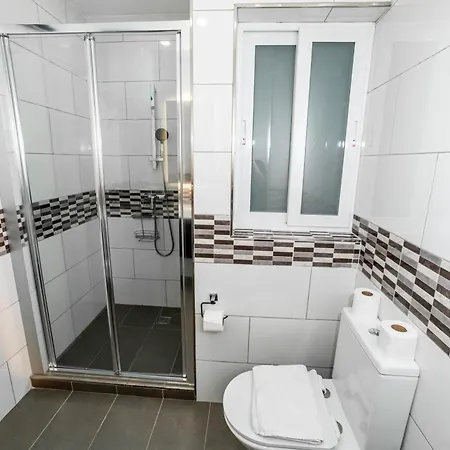 Sea Breeze, Spacious 2-Bedroom Lux Seaside Apartments St. Paul's Bay Exterior photo
