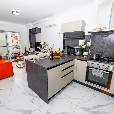 Sea Breeze, Spacious 2-Bedroom Lux Seaside Apartments St. Paul's Bay Exterior photo