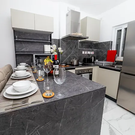Sea Breeze, Spacious 2-Bedroom Lux Seaside Apartments St. Paul's Bay Exterior photo