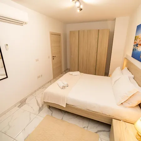Sea Breeze, Spacious 2-Bedroom Lux Seaside Apartments St. Paul's Bay Exterior photo