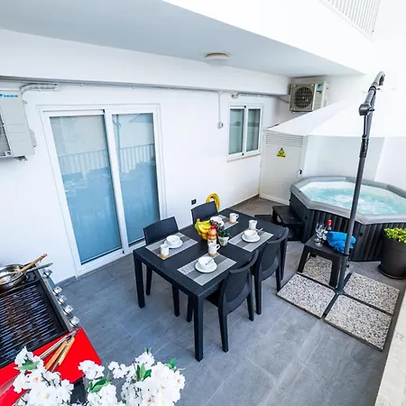 Sea Breeze, Spacious 2-Bedroom Lux Seaside Apartments St. Paul's Bay Exterior photo