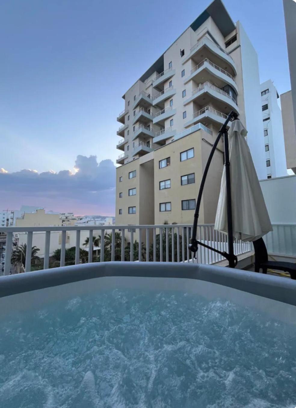 Apartment Sea Breeze, Spacious 2-bedroom Lux Seaside