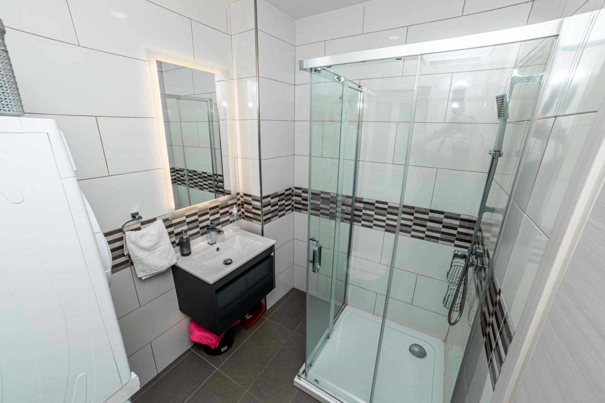 Sea Breeze, Spacious 2-bedroom Lux Seaside *
