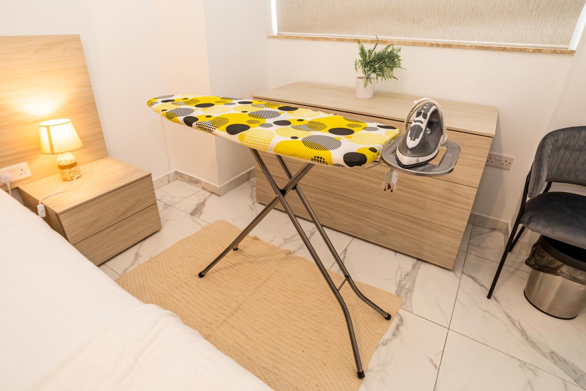 Sea Breeze, Spacious 2-bedroom Lux Seaside
